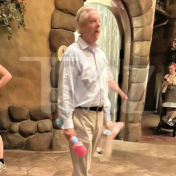 Lindsey Graham Lives It Up at Disney World During Partial Government Shutdown