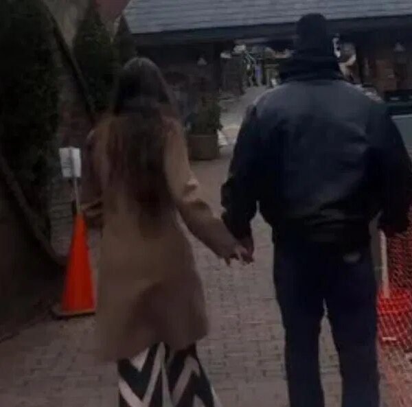 “Am I fired?” – 53-year-old star “fell to his knees” after listening…