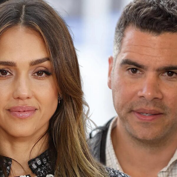 Jessica Alba Splitting Residuals With Ex Cash Warren In Divorce Deal