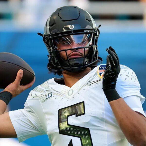 College soccer: Oregon’s Dante Moore sends letter to governor on psychological well&hellip;