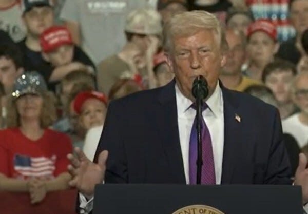 Iran War Breaks Trump As He Mentally Collapses In Kentucky