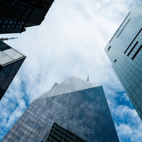 Banks Need Crypto CLARITY Act More, Ex-CFTC Chair Says