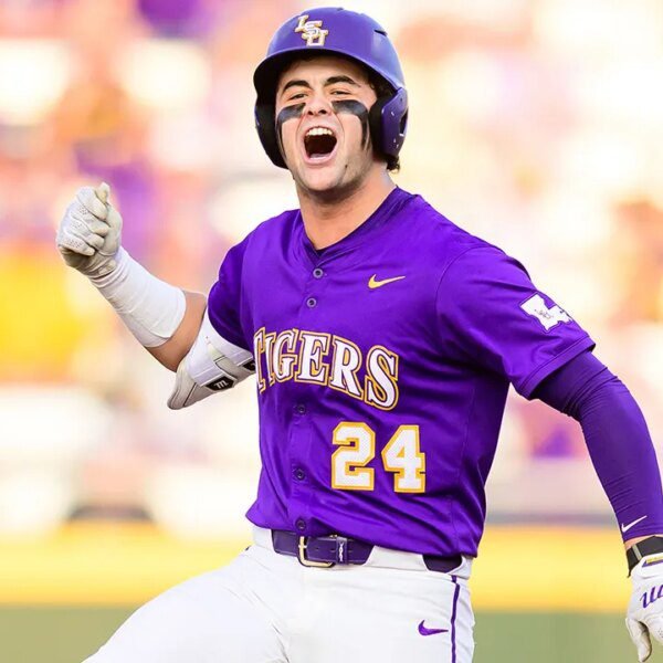 LSU’s Seth Dardar has great bat flip after clutch dwelling run