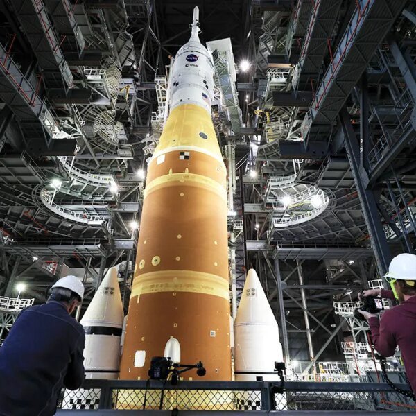 NASA targets April 1, 2026 launch date for Artemis II crewed moon&hellip;