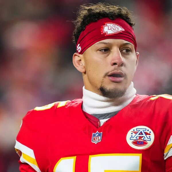 Patrick Mahomes seemingly forward of schedule in ACL restoration: report