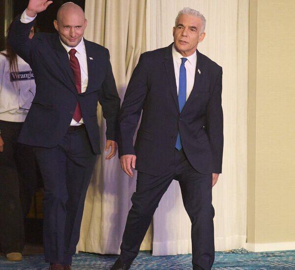 Former Israeli Premiers Join in Bid to Oust Netanyahu in Elections