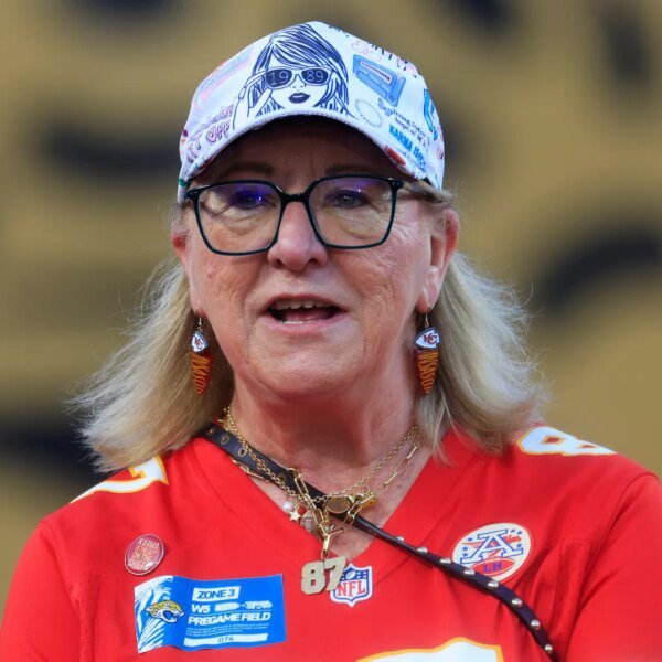 Donna Kelce picks sides as beef between Travis and Jason Kelce escalates…