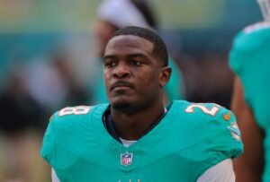 Dolphins RB De’Von Achane a no-show for voluntary exercises