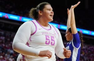 Iowa State star Audi Crooks enters switch portal