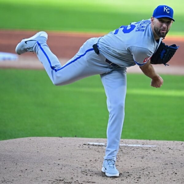 Michael Wacha earns win as Royals down Guardians