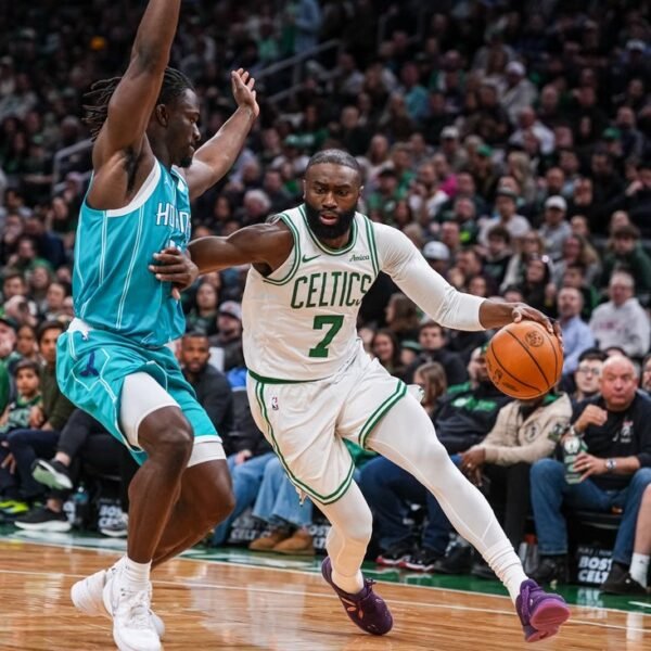 Jaylen Brown helps Celtics snap Hornets’ win streak at 4