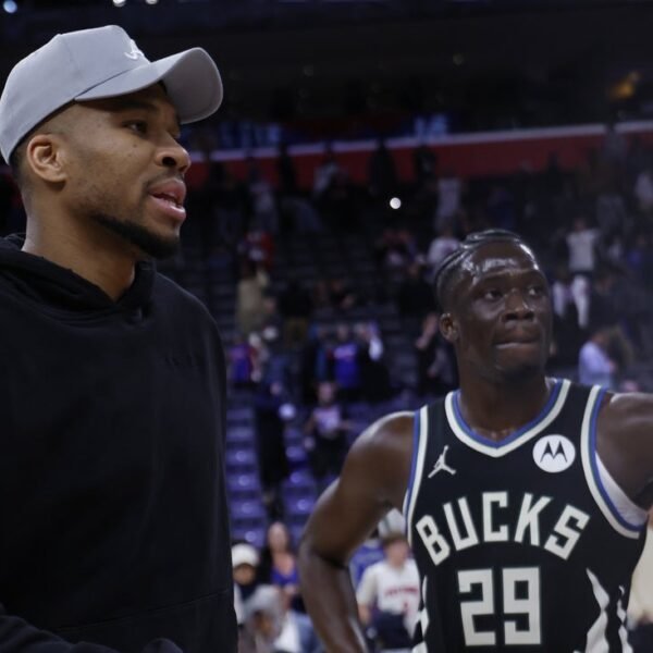 Giannis Antetokounmpo nonetheless sidelined; Bucks, Nets enjoying out season