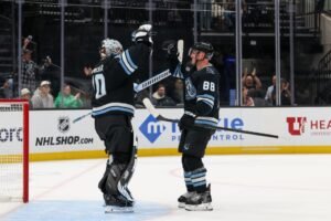 NHL roundup: Mammoth, Penguins clinch playoff berths