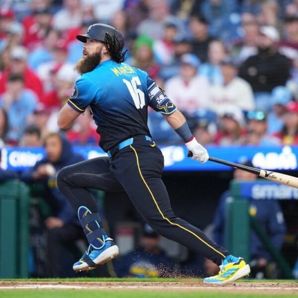 Diamondbacks pitchers fan 16 Phillies in 1-run victory