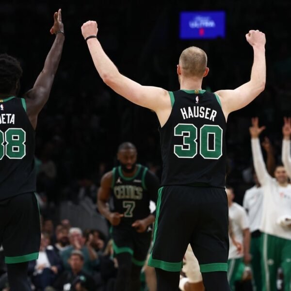 Celtics sink record-tying 29 treys, rip Pelicans to seal No. 2 in&hellip;