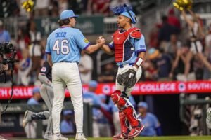 Braves choice LHP Dylan Dodd after three-inning save