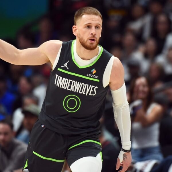 Timberwolves’ Donte DiVincenzo (leg), Anthony Edwards (knee) exit early in win over&hellip;