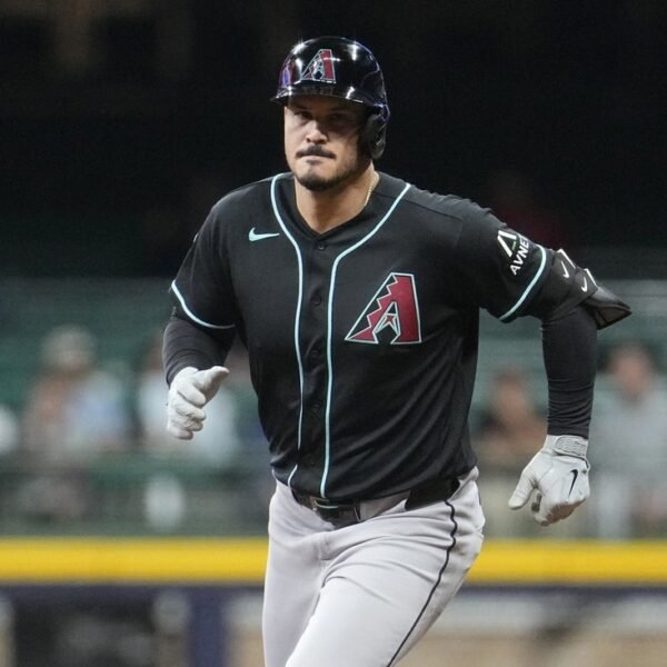 Diamondbacks dig out of small gap, overpower Brewers