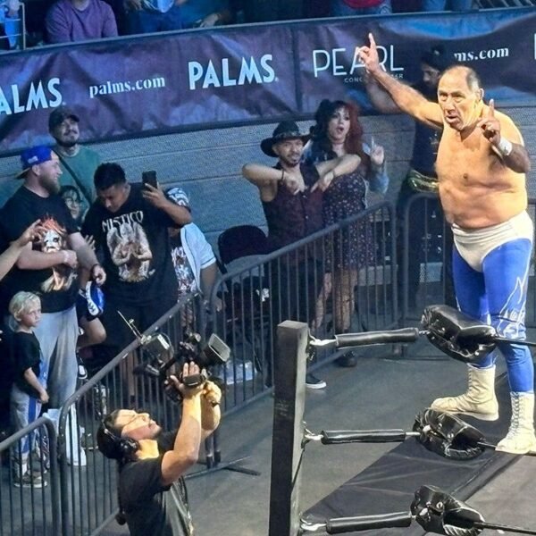 CMLL star Persephone retains title as legends steal the present at historic&hellip;