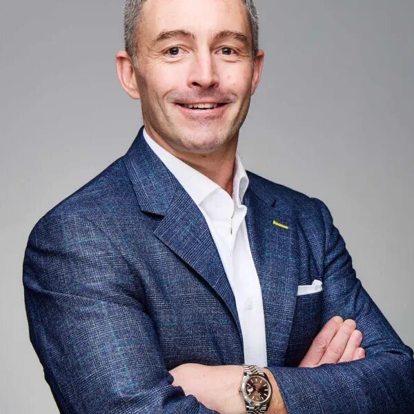 AI brokers are appearing like workers, however firm constructions nonetheless deal with…