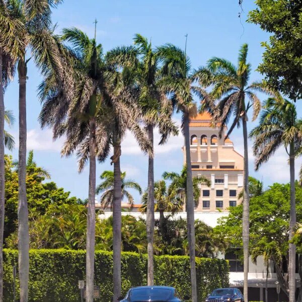 For rich consumers, Mar-a-Lago’s safety perimeter is Palm Beach’s hottest amenity