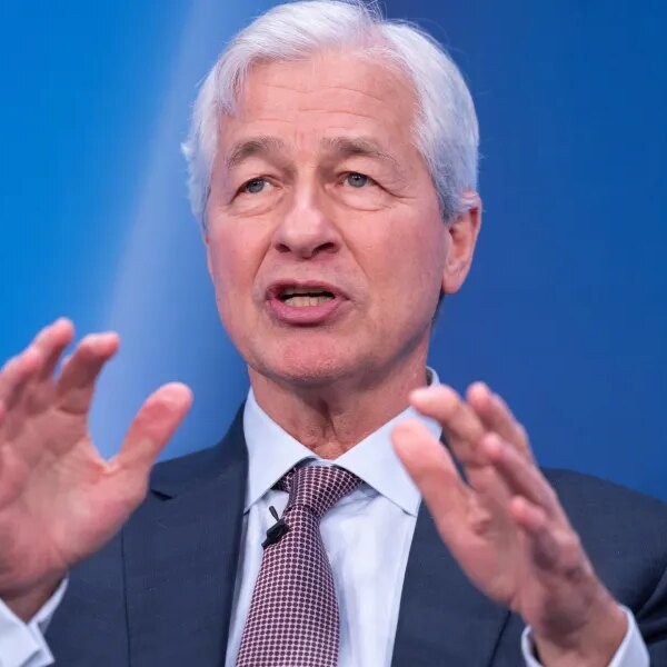 JPMorgan CEO Jamie Dimon predicts AI will lower the workweek down to&hellip;