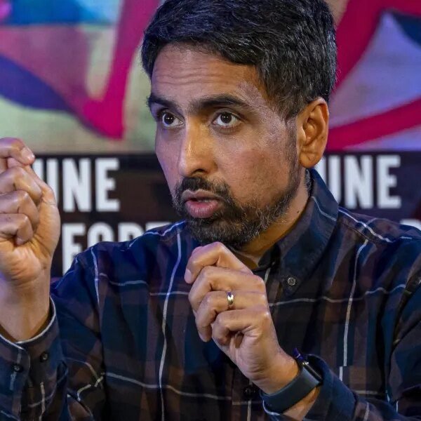 This CEO has teamed up with Google, Microsoft, and McKinsey to construct…