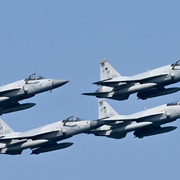 Pakistan sends navy power to Saudi Arabia as a part of pact