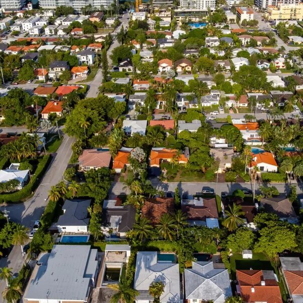 Florida’s inflow of wealthy residents is killing the center class and housing&hellip;