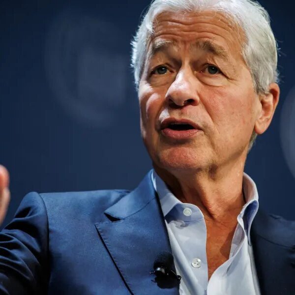 Jamie Dimon defends the U.S. struggle on Iran—and warns it’s pushing the…
