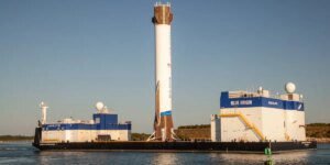 Blue Origin launches New Glenn, suffers situation deploying craft