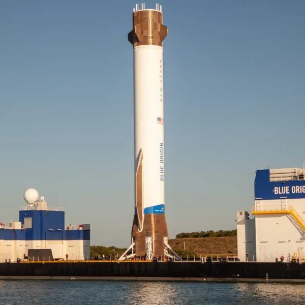 Blue Origin launches New Glenn, suffers situation deploying craft