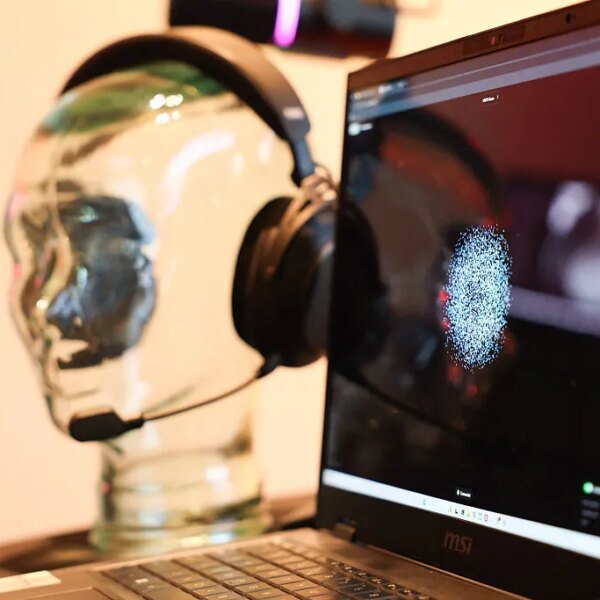 BCI startup Neurable appears to be like to license its ‘mind-reading’ tech&hellip;