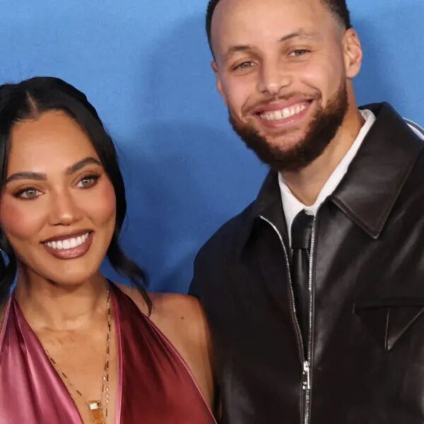 Warren Buffett revives his charity lunch public sale—with Stephen Curry. His final&hellip;