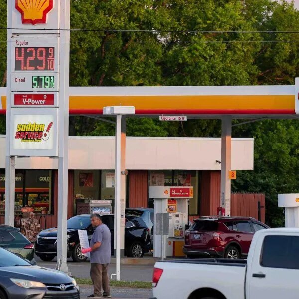 U.S. Energy Sec says gasoline costs will not go under $3 till&hellip;