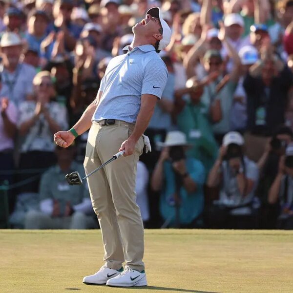 Rory McIlroy wins back-to-back Masters titles at Augusta at 12-under