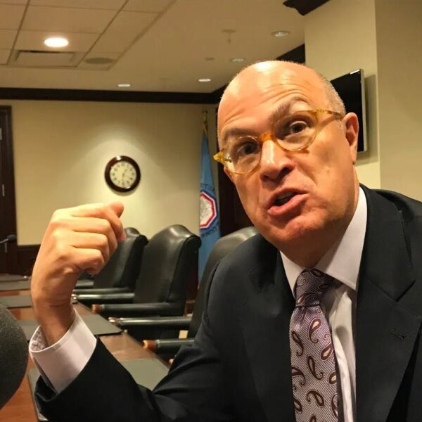 Crypto Gains Ally As Former CFTC Chair Becomes Full-Time Adviser