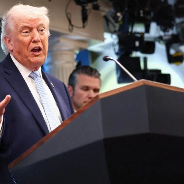 Bitcoin Reclaims $72K As US-Iran Ceasefire Sparks Market Rally