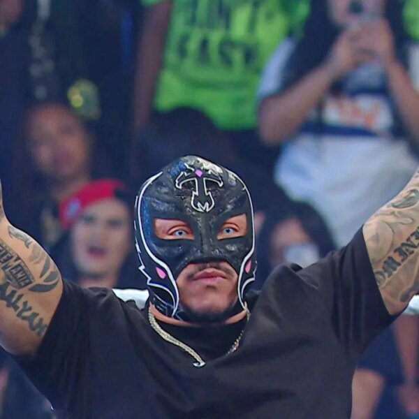 4 Reasons why WWE introduced again Rey Mysterio in time for WrestleMania…