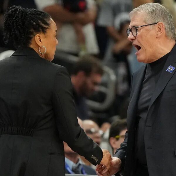 Megan Rapinoe, Sue Bird speak Geno Auriemma’s shouting match with Dawn Staley