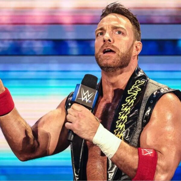 LA Knight embarrassed by international star on WWE RAW