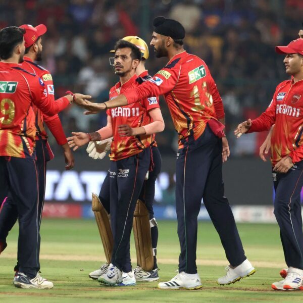 Got totally different weapons, simply pull the set off