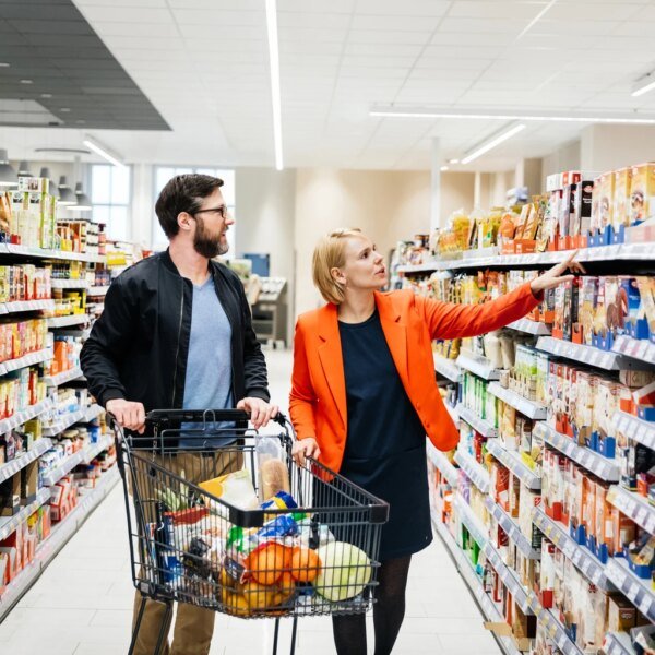Consumer Confidence Edged Up Again Despite Spiking Prices