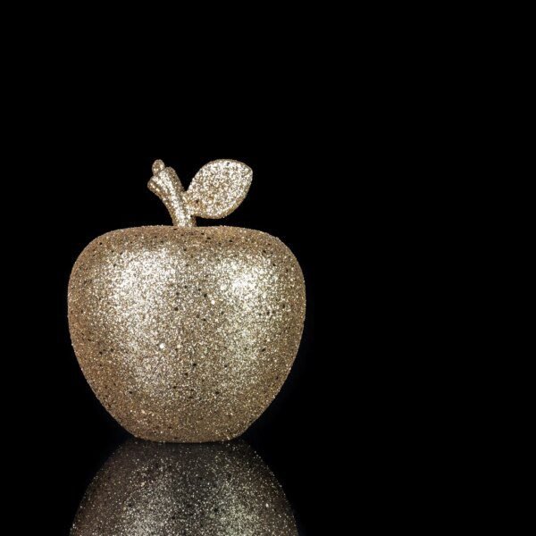 Apple's Cheap AI Bet Is Paying Off Big