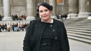 Lena Dunham recollects father not desirous to vote along with her amid 2012 backlash