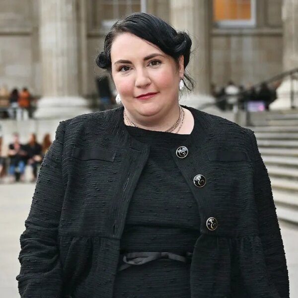 Lena Dunham recollects father not desirous to vote along with her amid…