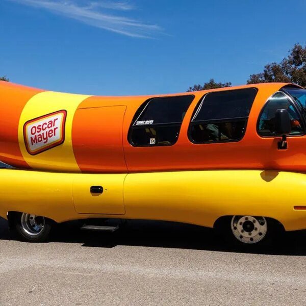 Kansas highschool college students take 27-foot Oscar Mayer Wienermobile to the promenade