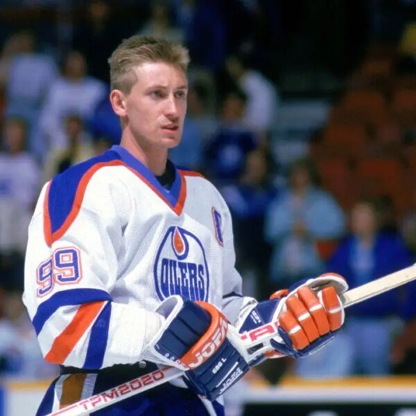 Wayne Gretzky’s 1988 Stanley Cup Final jersey sells for $2.8M, setting an…
