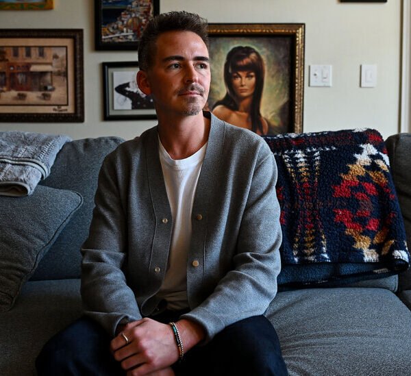 Their Phones Were Stolen in London. Then the Threats Started.