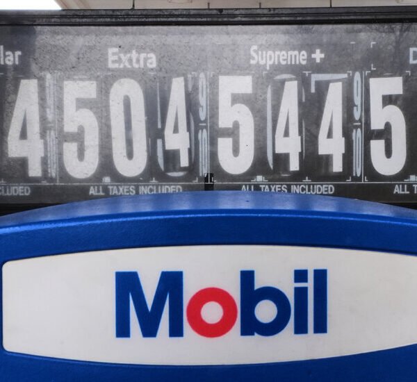 Oil Prices Edge Down While Stock Futures Inch Up